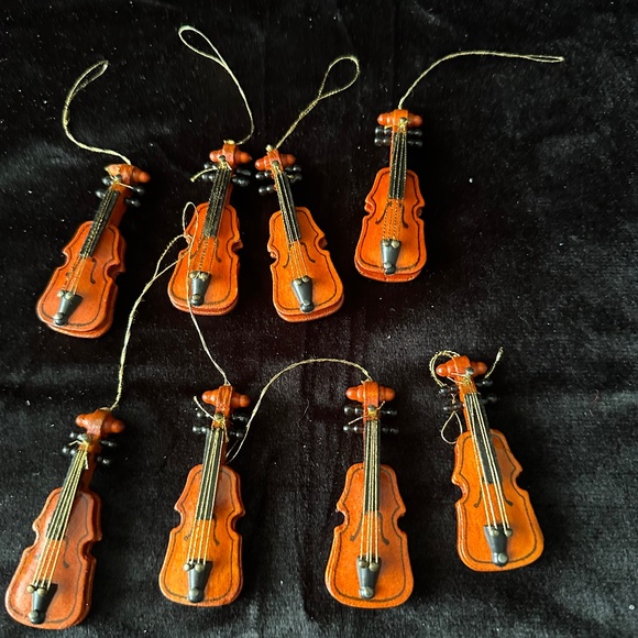 Set of 8 mini wood violin ornaments - Picture 1 of 3